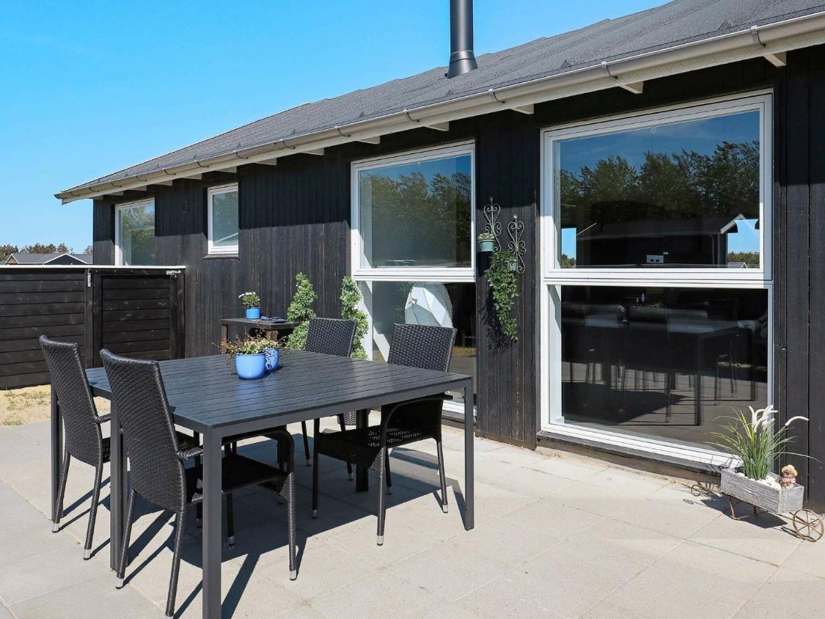 6 Person Holiday Home In L Kken Lokken Ruang foto