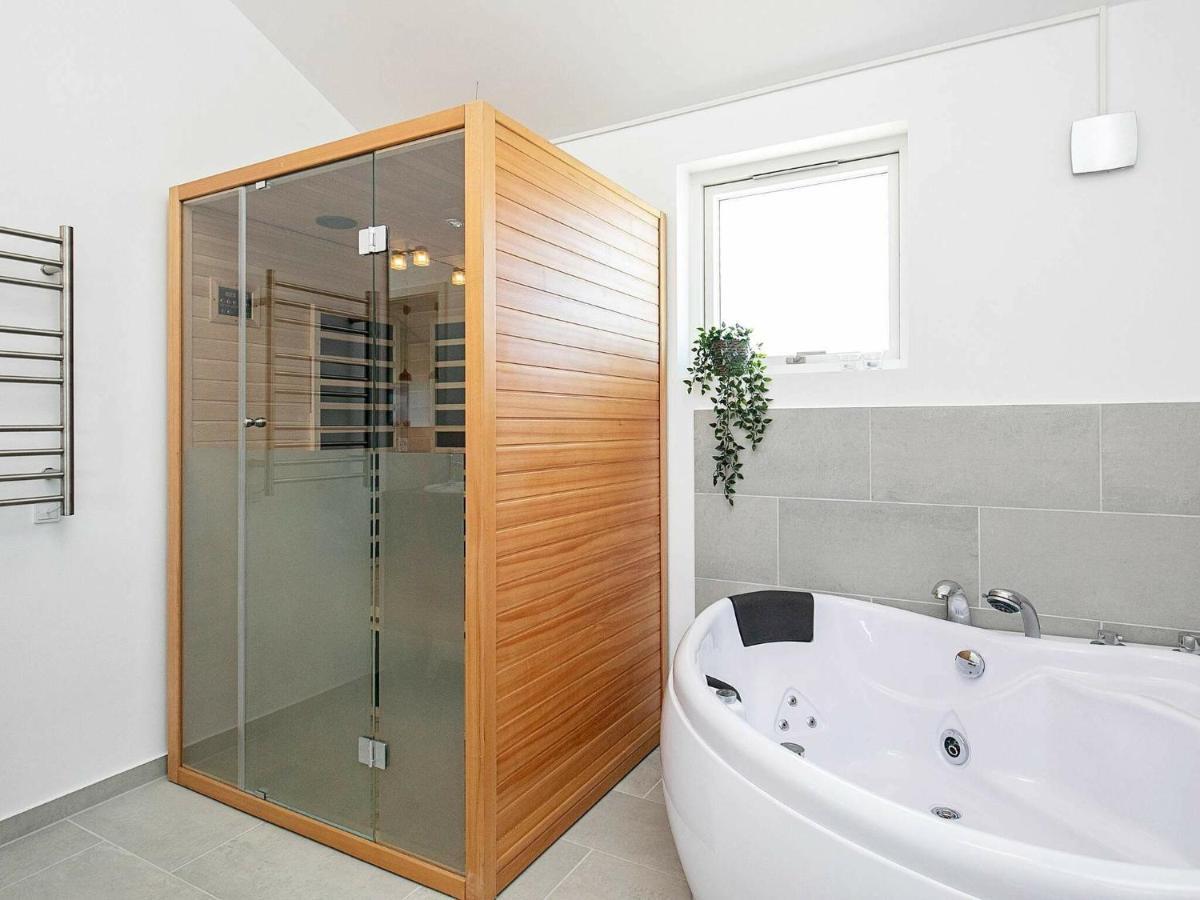 6 Person Holiday Home In L Kken Lokken Ruang foto