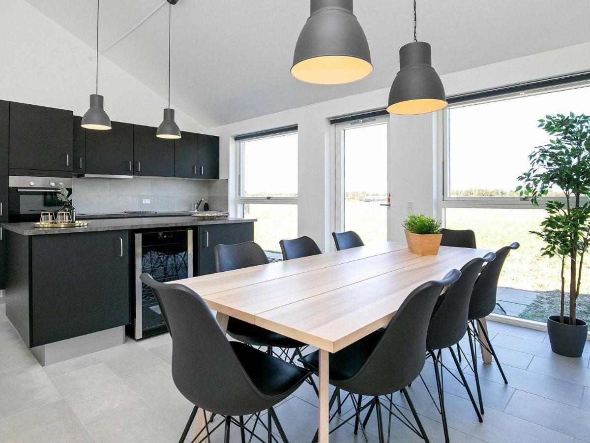 6 Person Holiday Home In L Kken Lokken Ruang foto