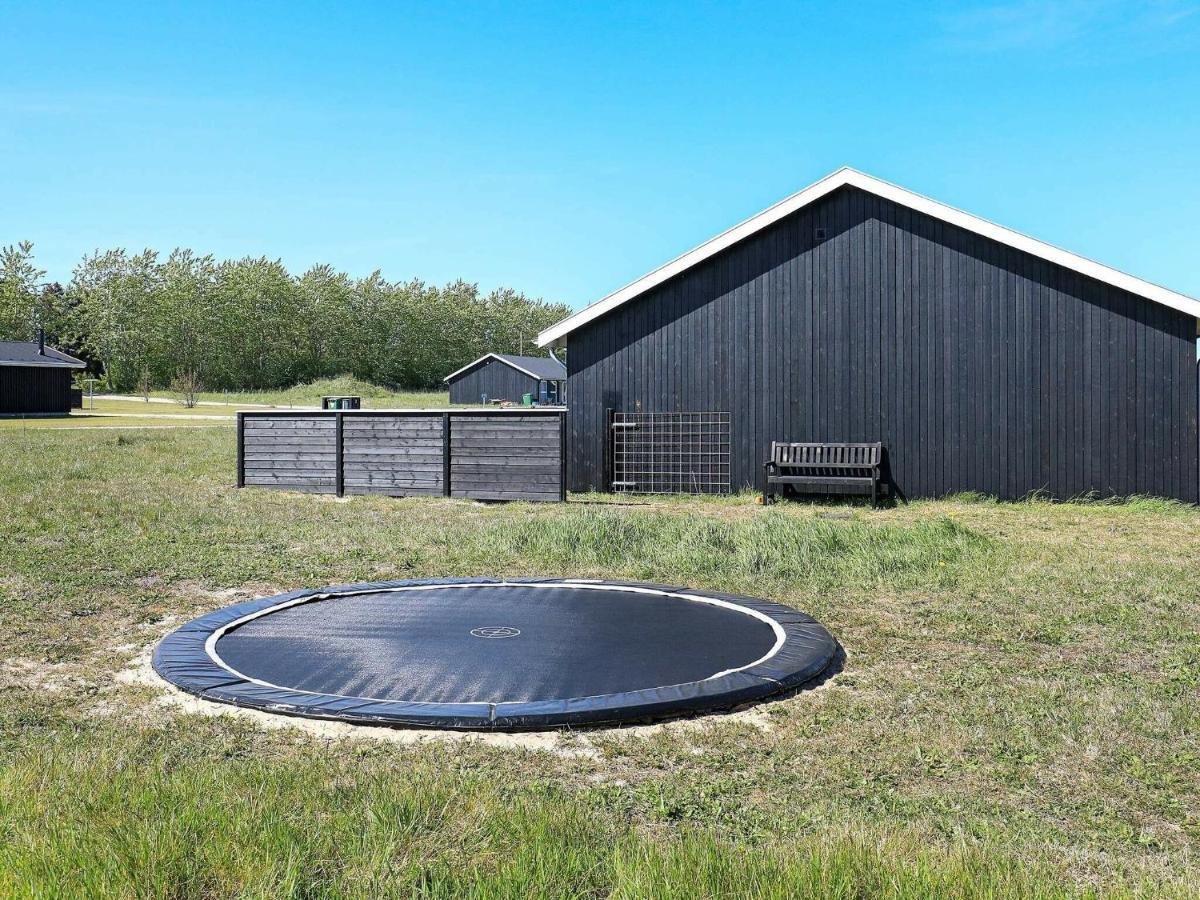 6 Person Holiday Home In L Kken Lokken Ruang foto