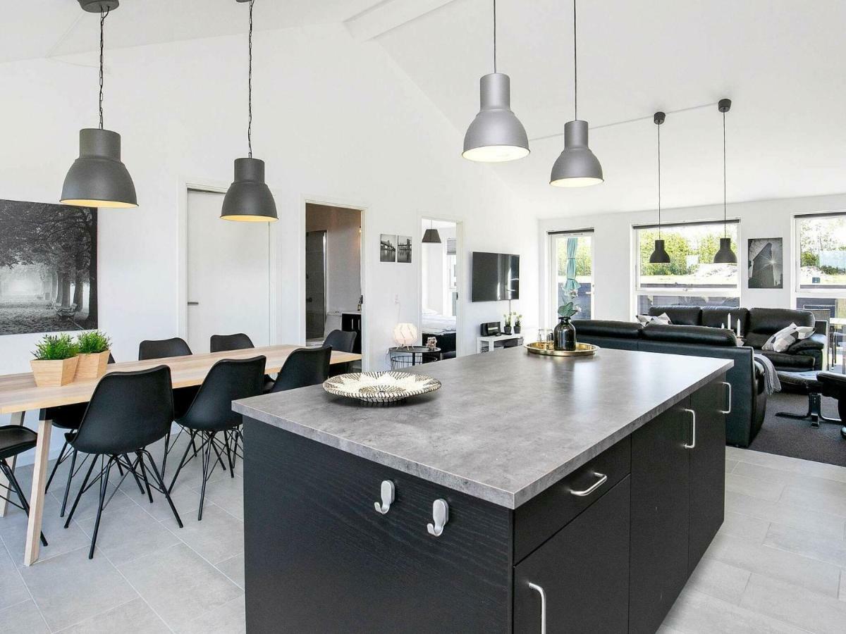 6 Person Holiday Home In L Kken Lokken Bagian luar foto